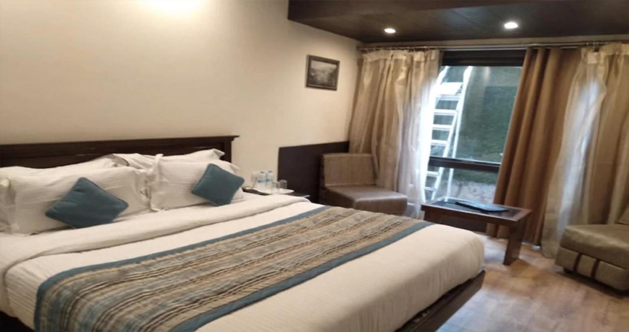 Hotel Sanobar The Midtown Mussoorie Exteriér fotografie